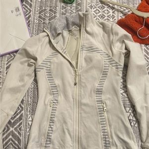 Lululemon define jacket size 6